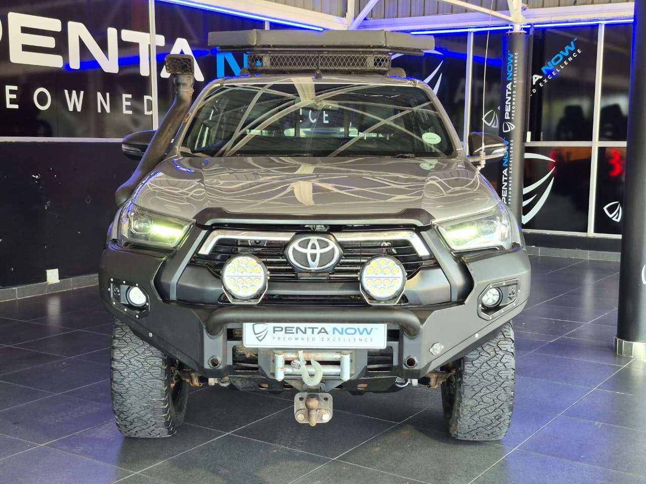 2022 Toyota Hilux, image 2 of 16