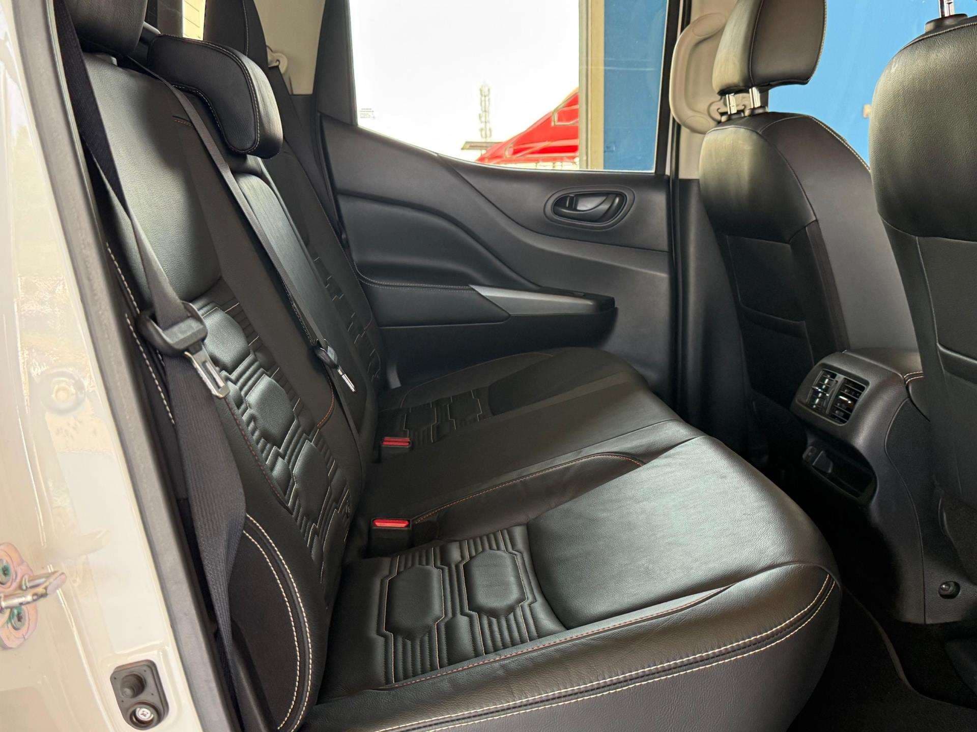 2023 Nissan Navara, image 14 of 16