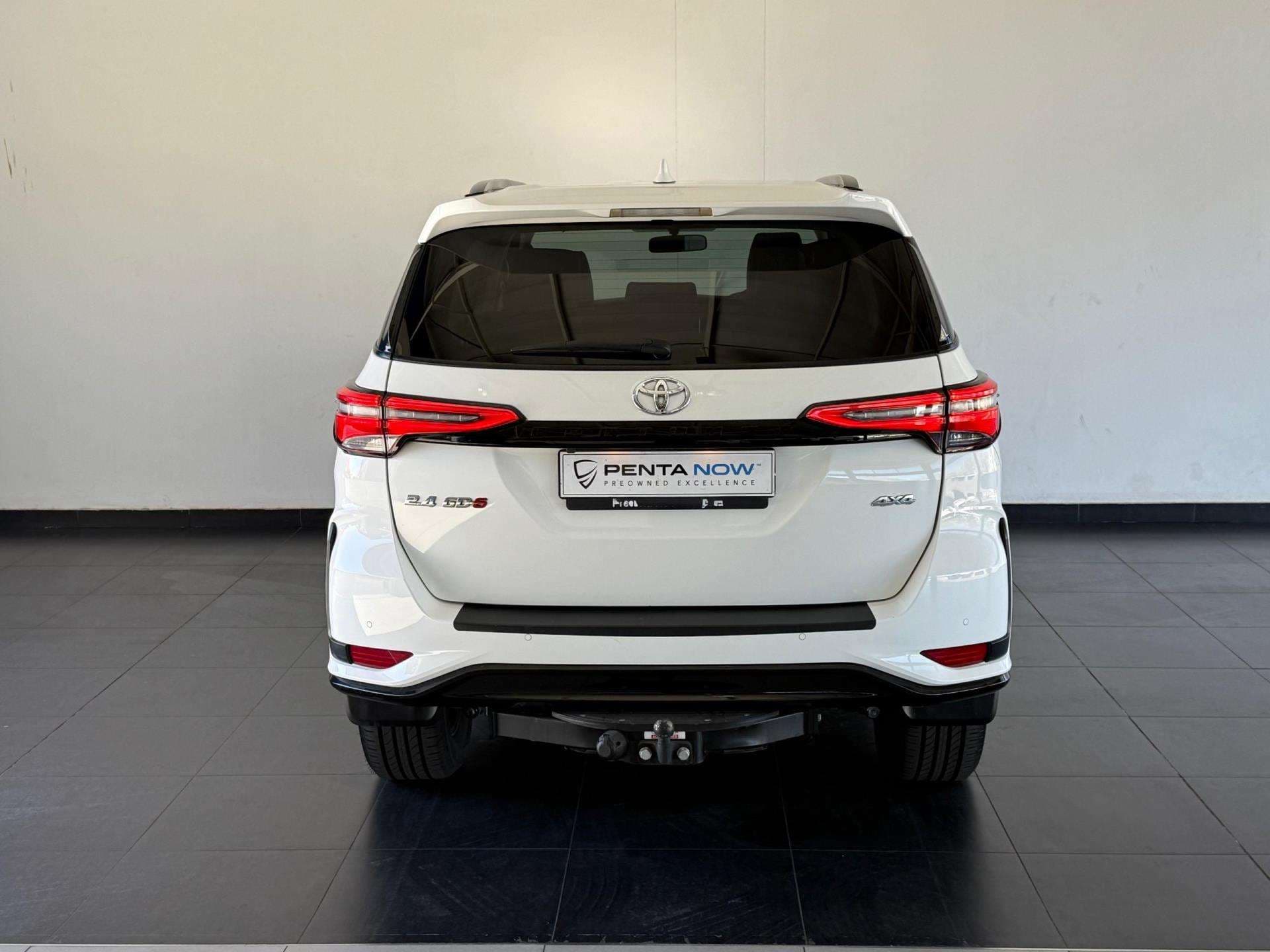 2023 Toyota Fortuner, image 7 of 16