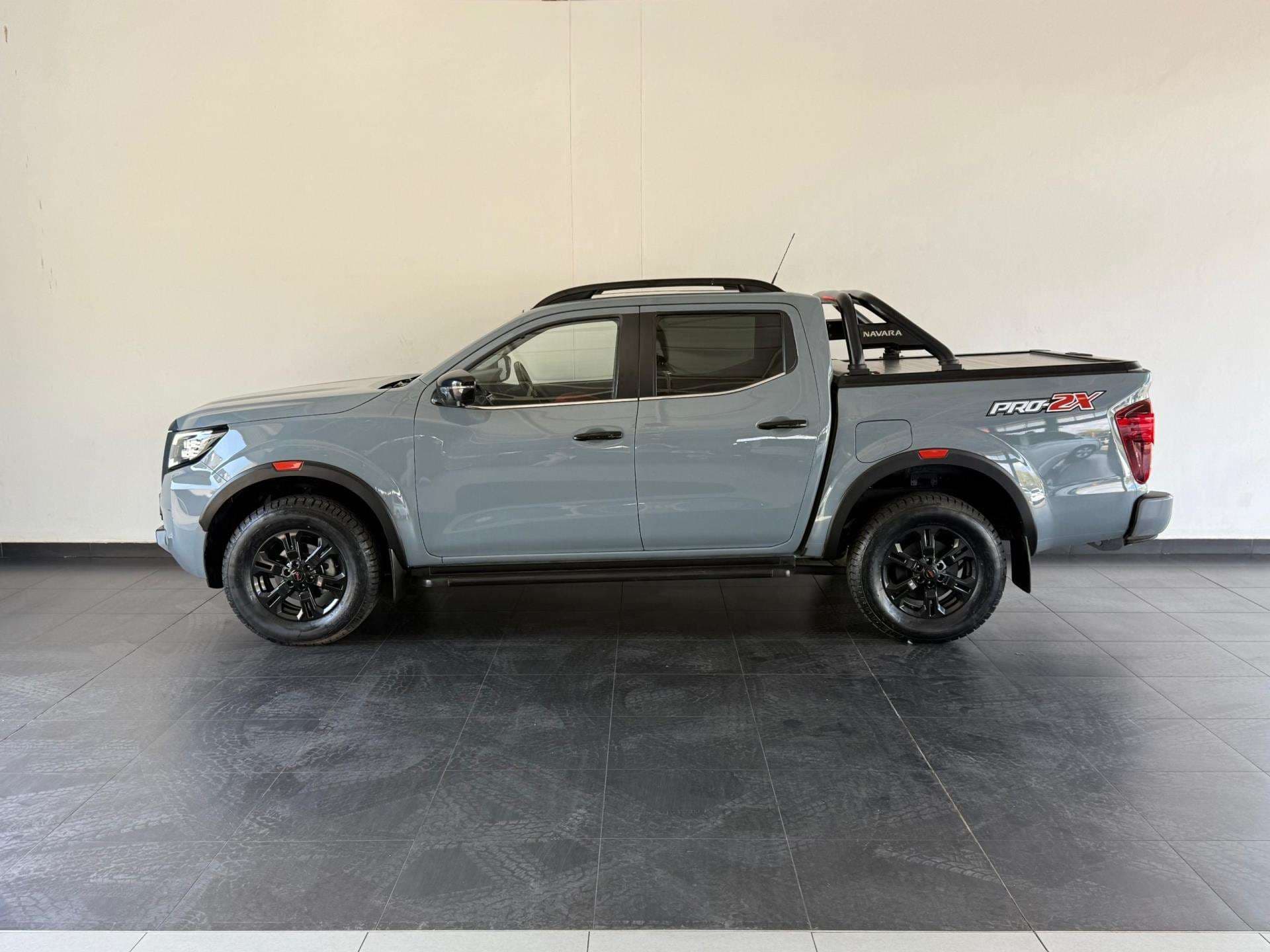 2023 Nissan Navara, image 5 of 16