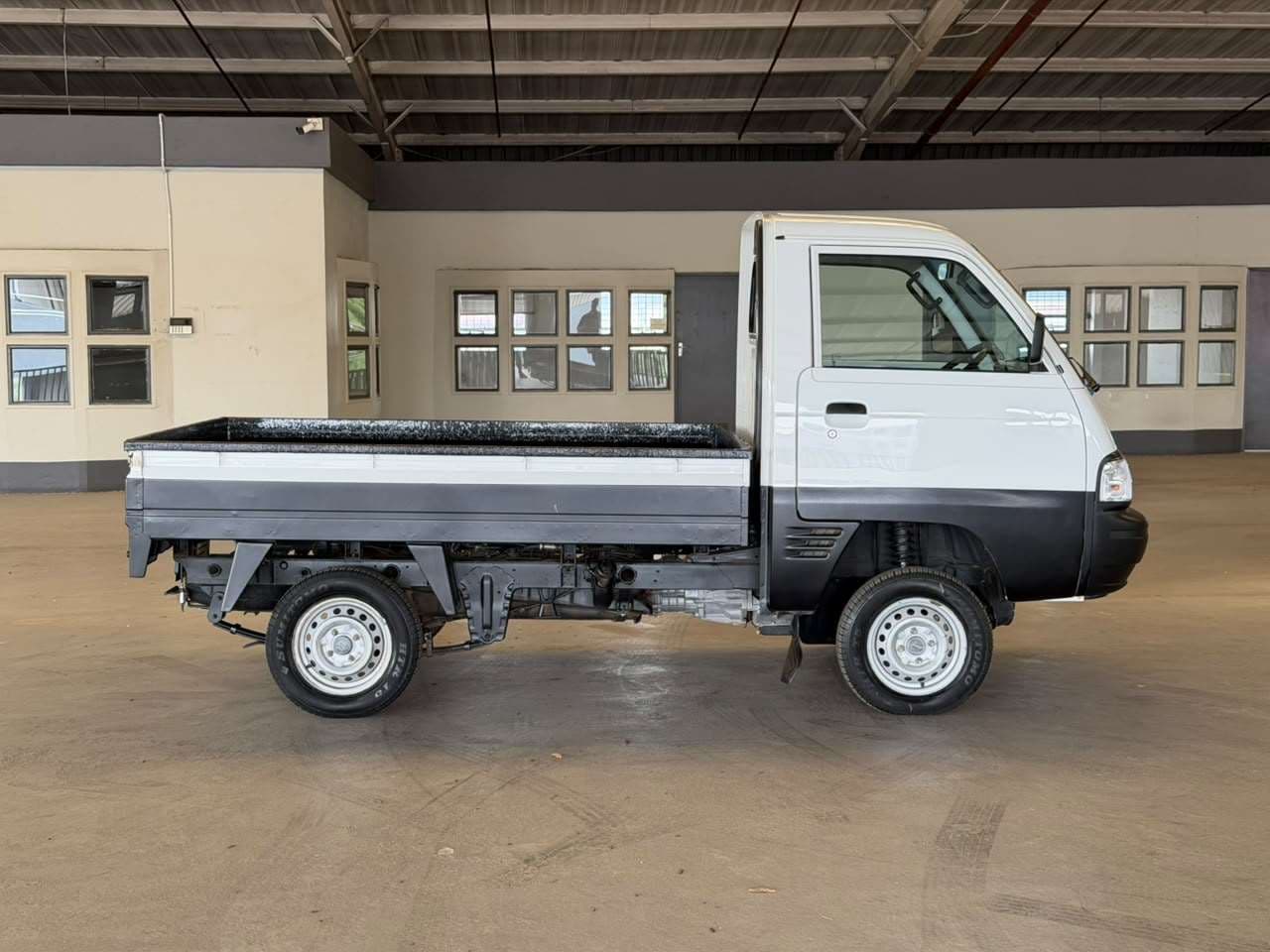 2022 Suzuki Super Carry, image 2 of 16