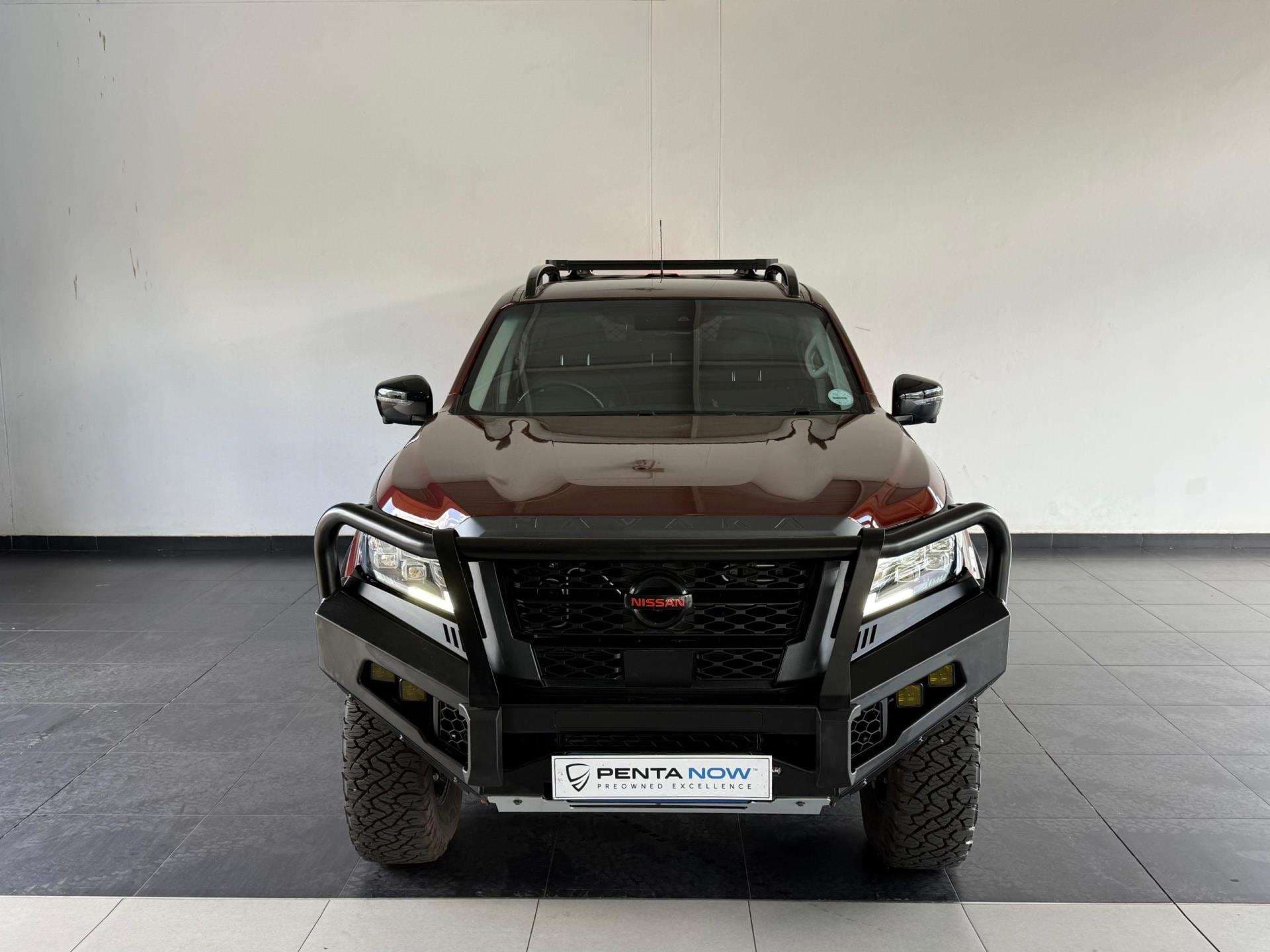 2021 Nissan Navara, image 2 of 16