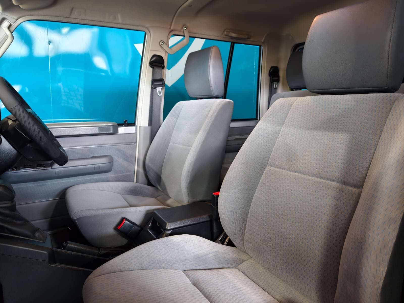 2026 Toyota Land Cruiser 79, image 13 of 16