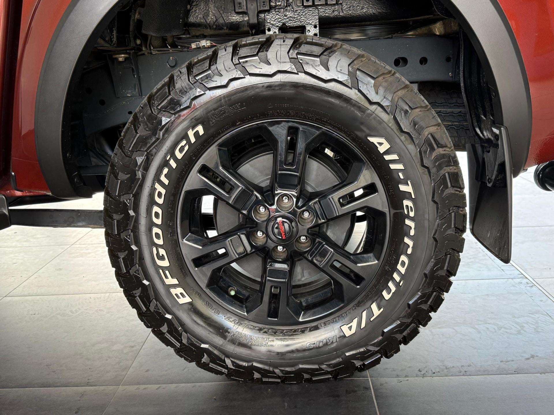 2021 Nissan Navara, image 9 of 16