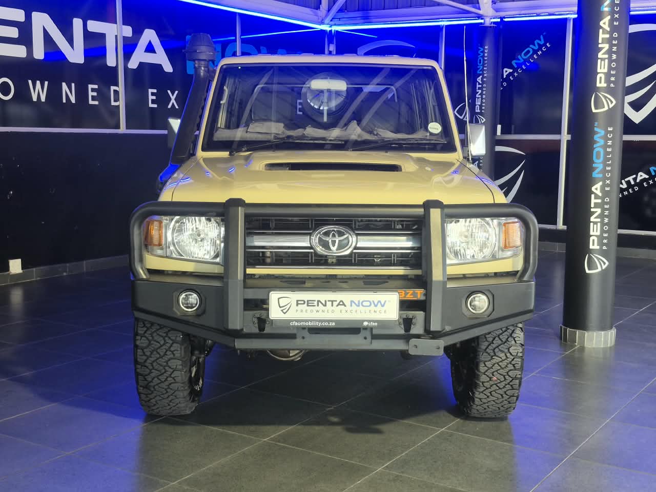 2023 Toyota Land Cruiser 79, image 2 of 16