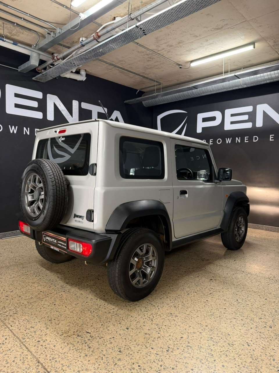 2022 Suzuki Jimny, image 10 of 16