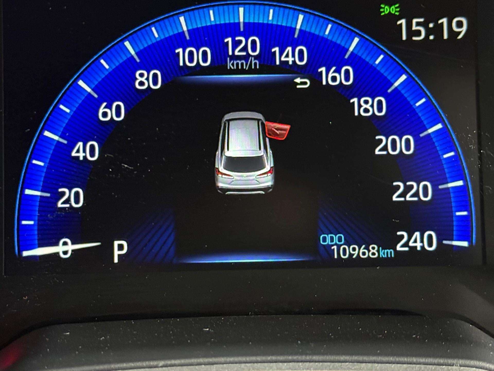 2025 Toyota Corolla Cross, image 12 of 16