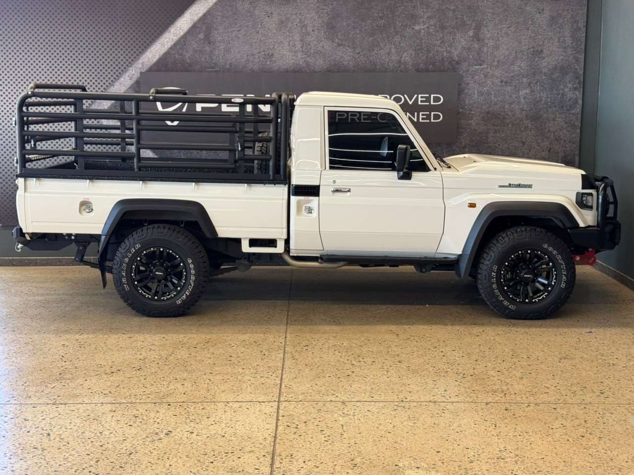 2026 Toyota Land Cruiser Pick Up, image 2 of 15