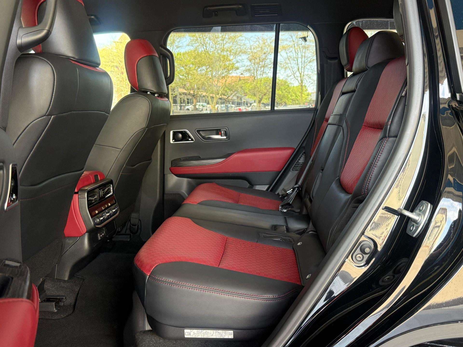 2023 Toyota Landcruiser, image 16 of 16