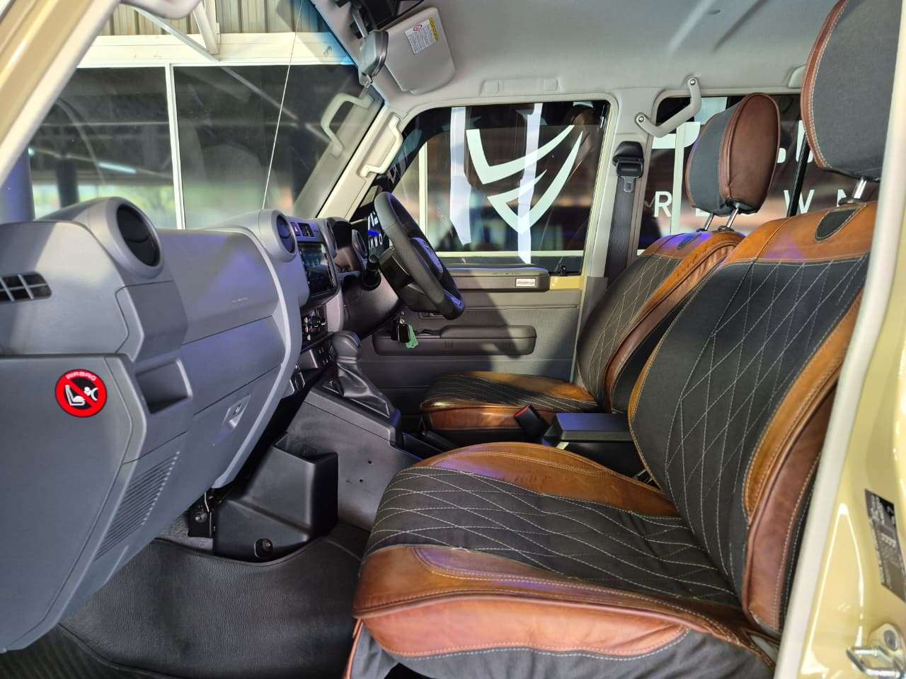 2025 Toyota Landcruiser, image 11 of 16