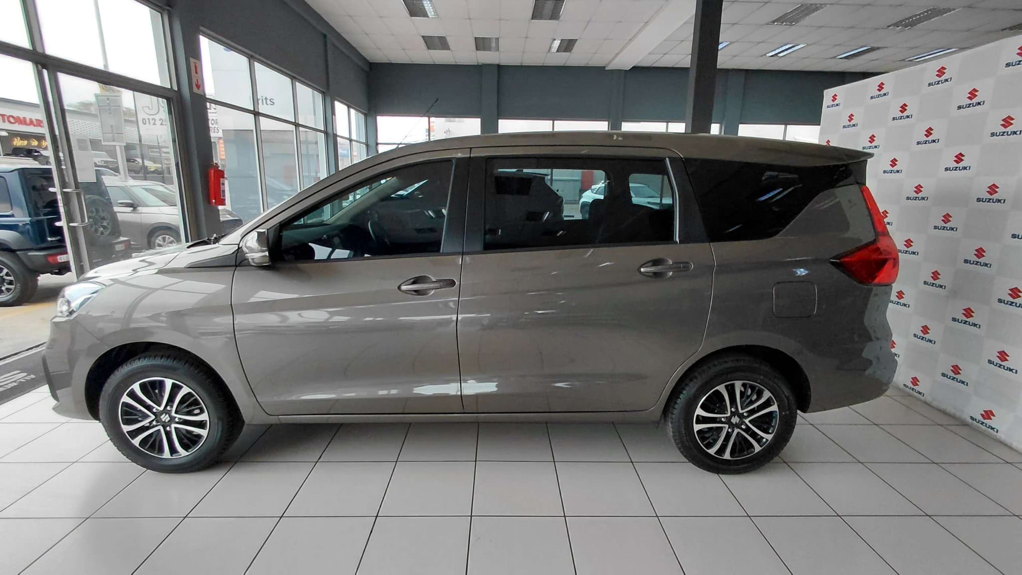 2026 Suzuki Ertiga, image 6 of 8