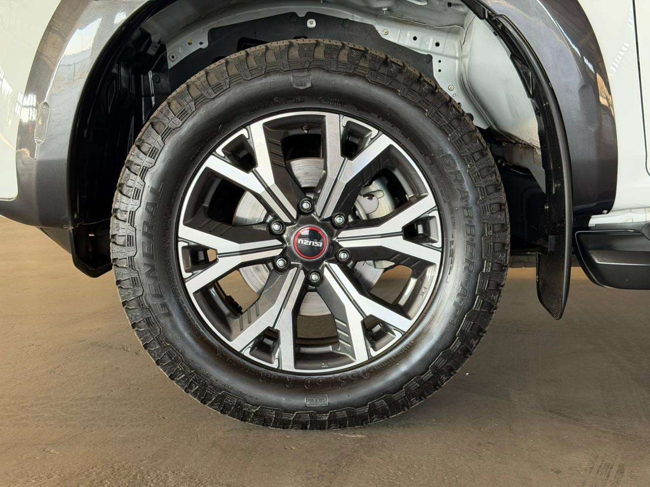 2024 Isuzu D-max, image 9 of 16