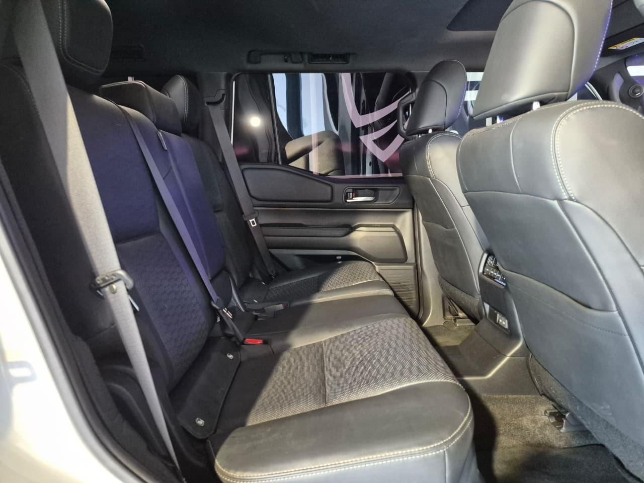 2024 Toyota Prado, image 12 of 16