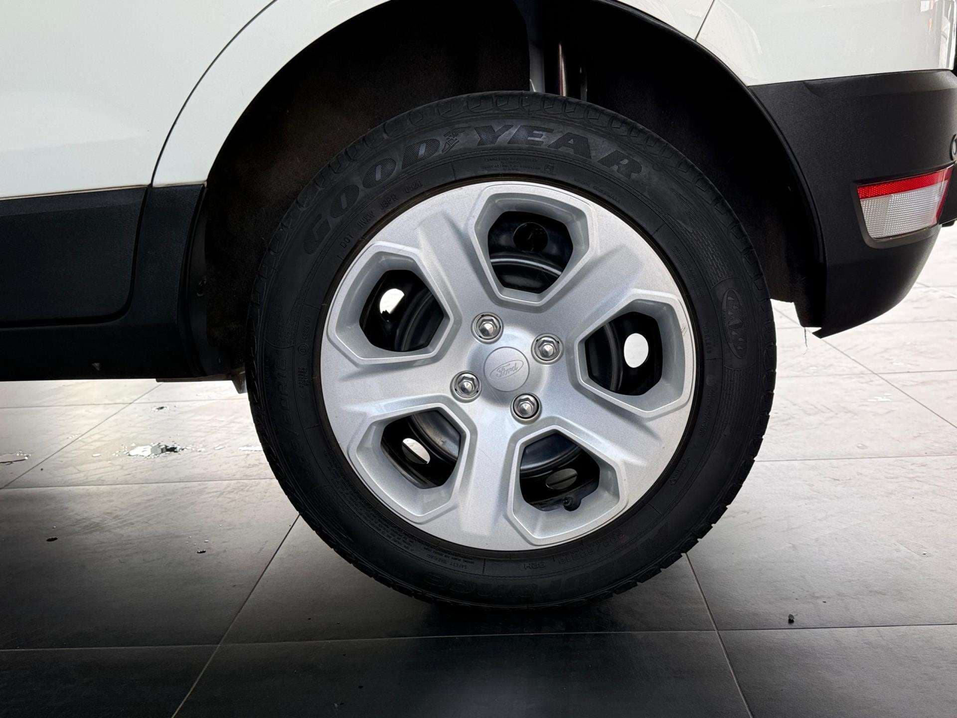 2020 Ford Ecosport, image 9 of 16