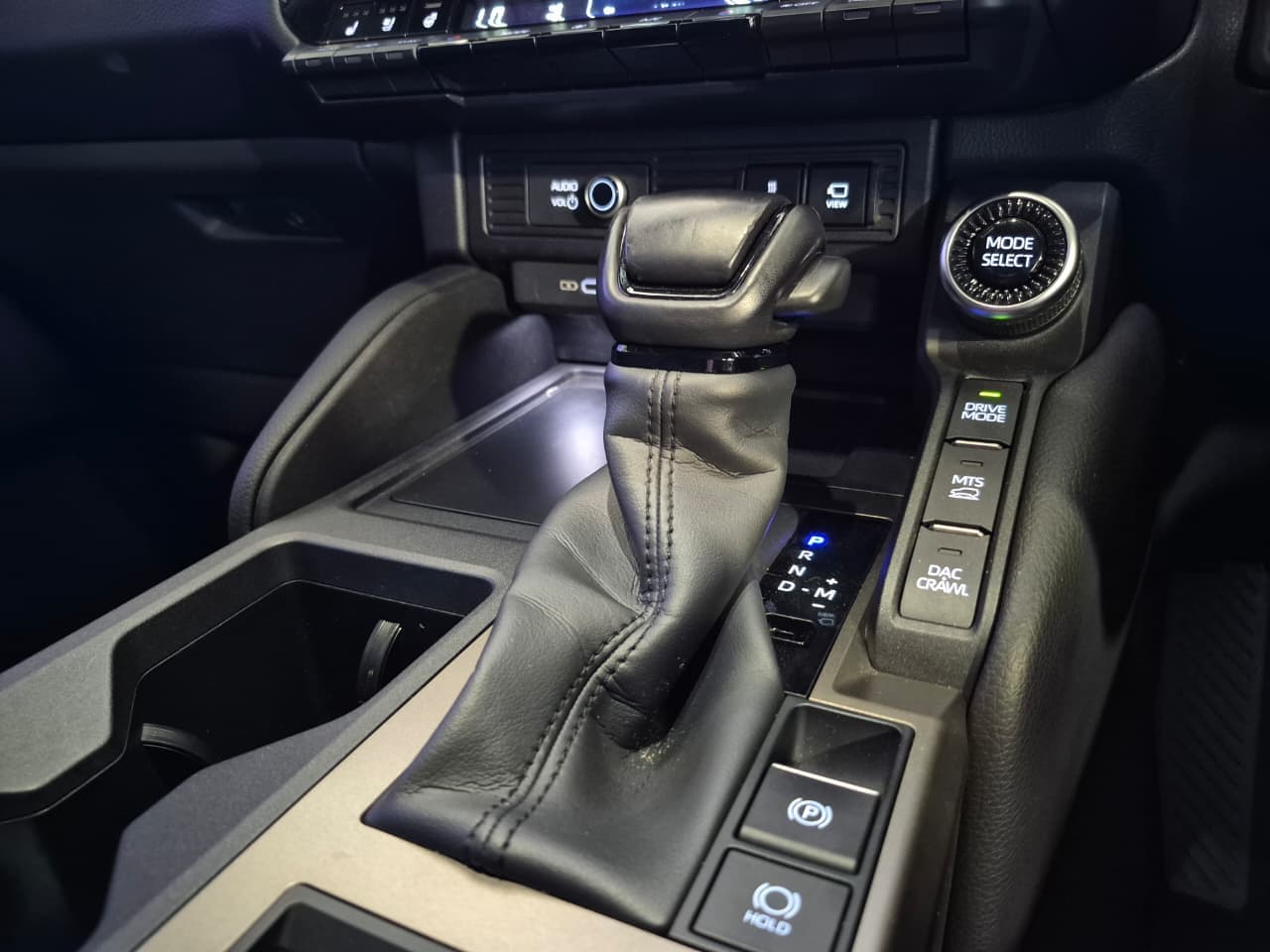 2024 Toyota Prado, image 9 of 16