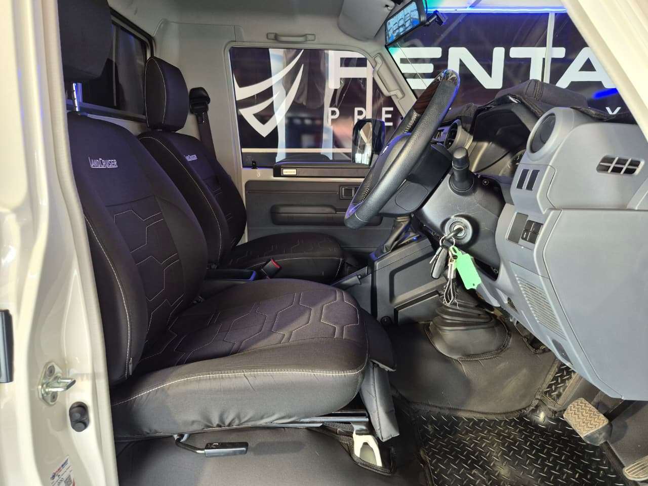2025 Toyota Land Cruiser, image 11 of 16