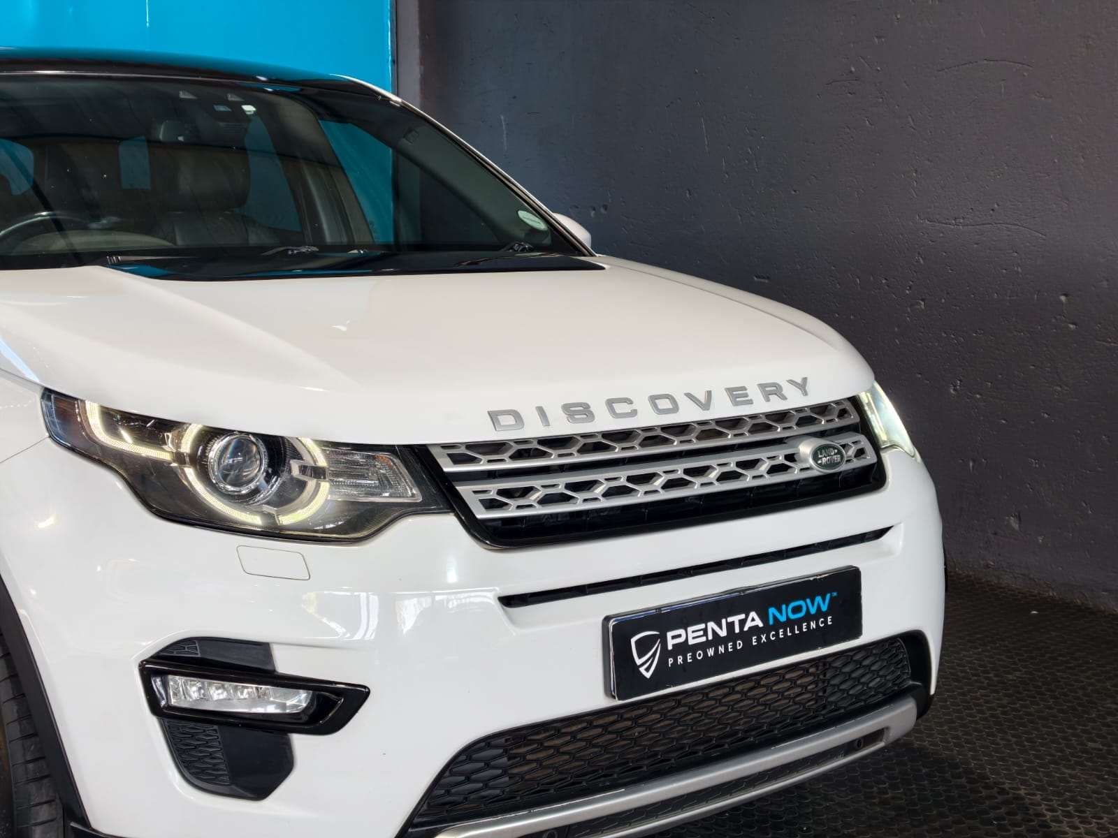 2015 Land Rover Discovery Sport 2.2, image 2 of 16