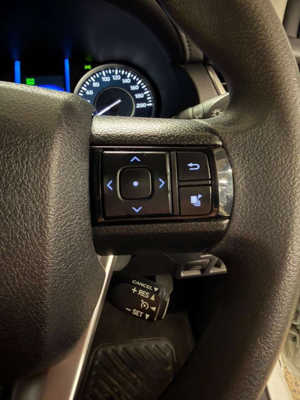 2021 Toyota Fortuner, image 9 of 16