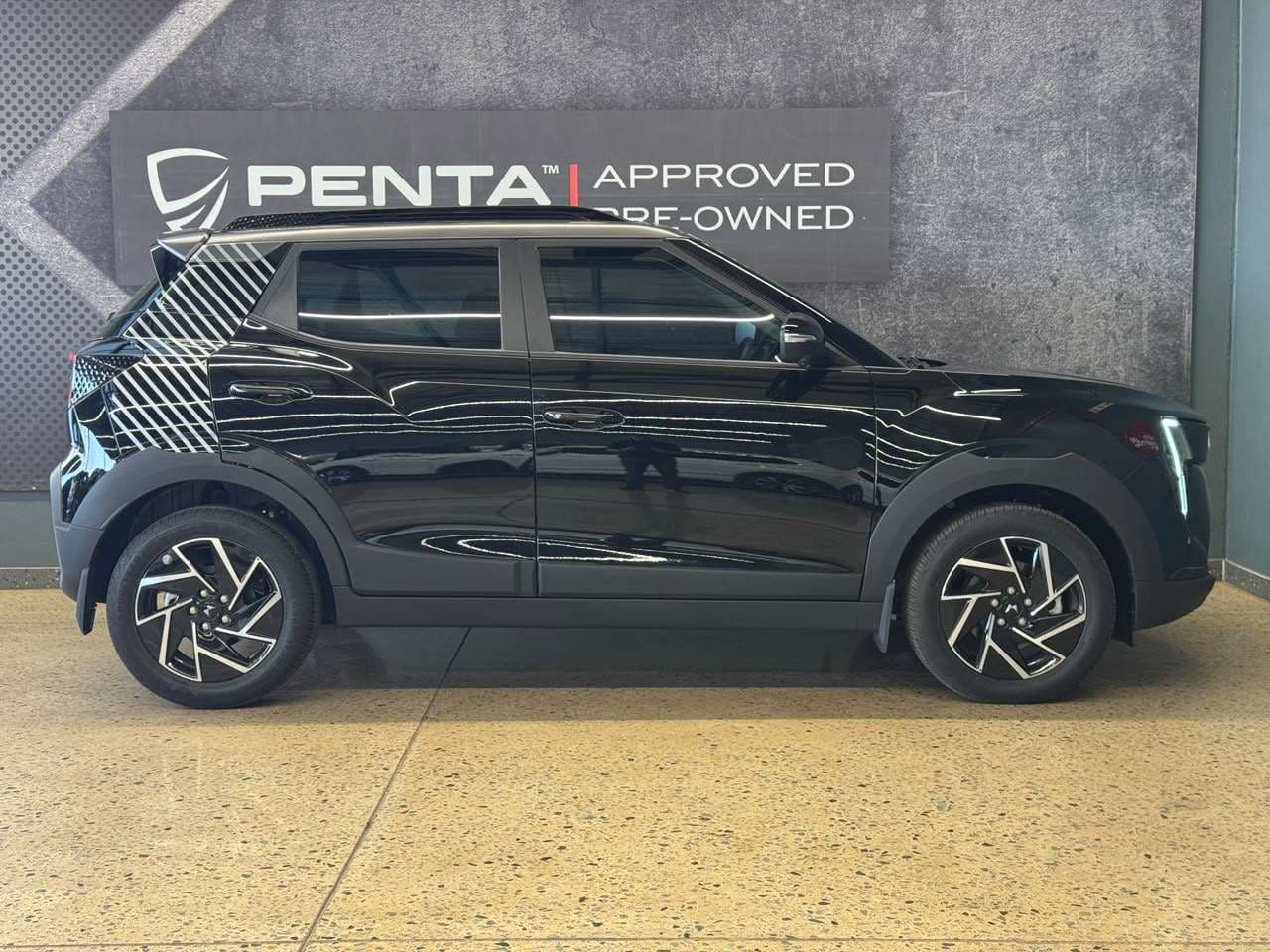 2026 Mahindra Xuv3x0, image 2 of 14
