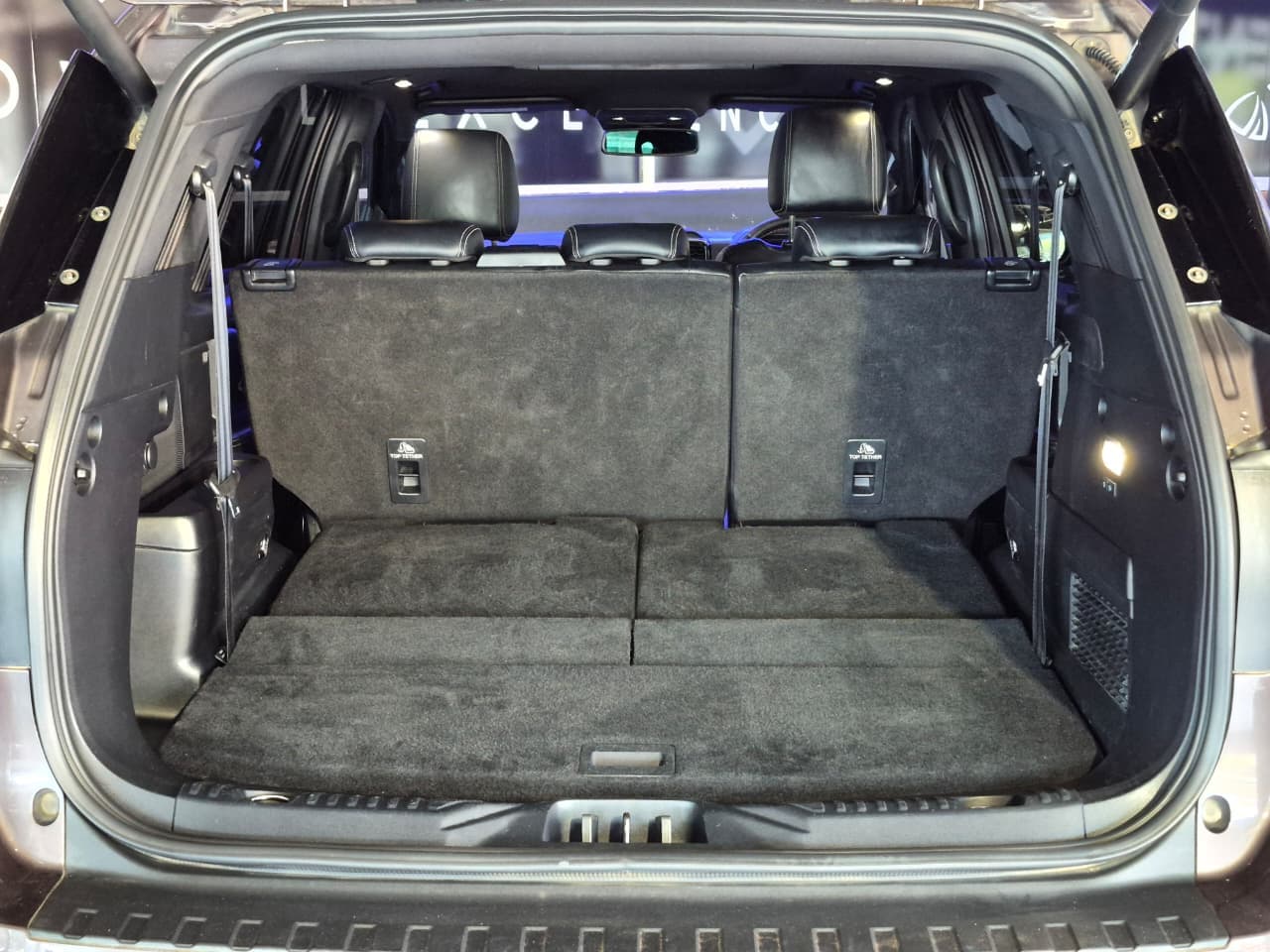 2023 Ford Everest, image 15 of 16