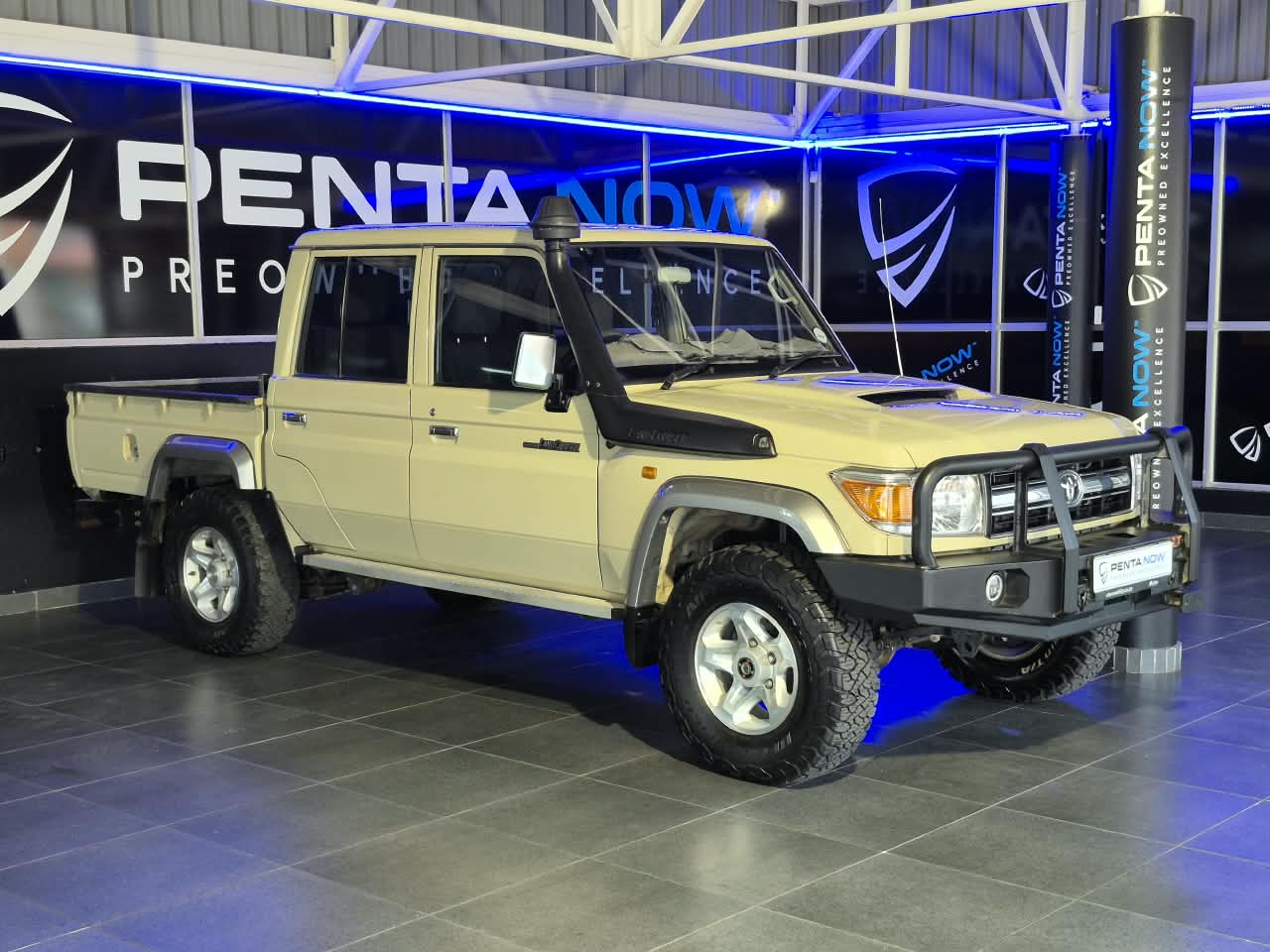 2023 Toyota Land Cruiser 79, image 3 of 16