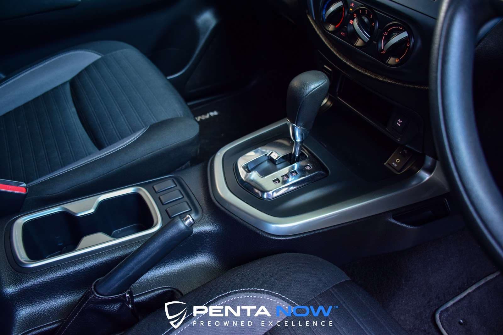 2021 Nissan Navara, image 13 of 16