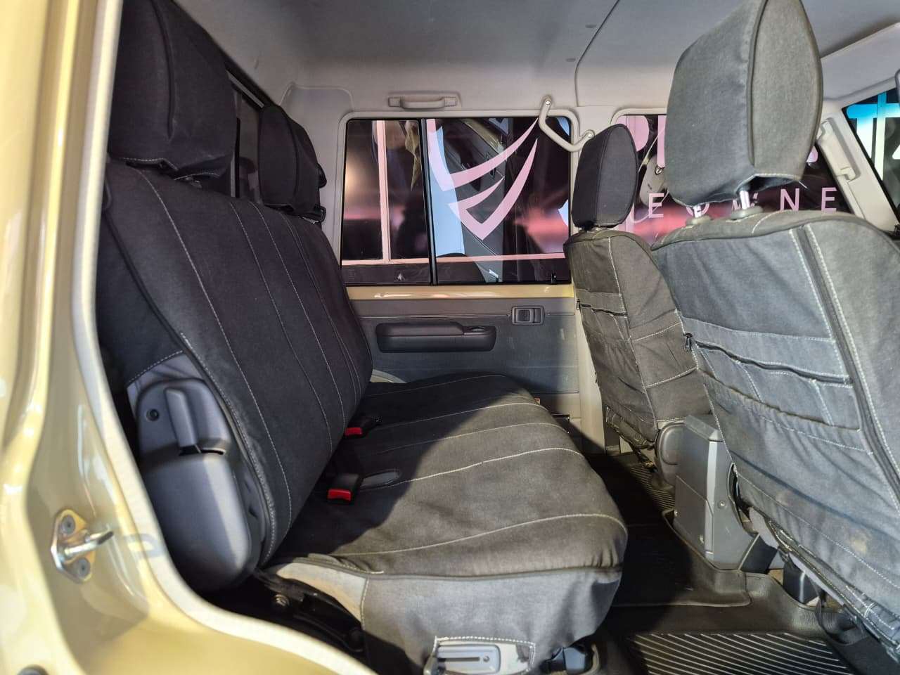 2023 Toyota Land Cruiser, image 14 of 16
