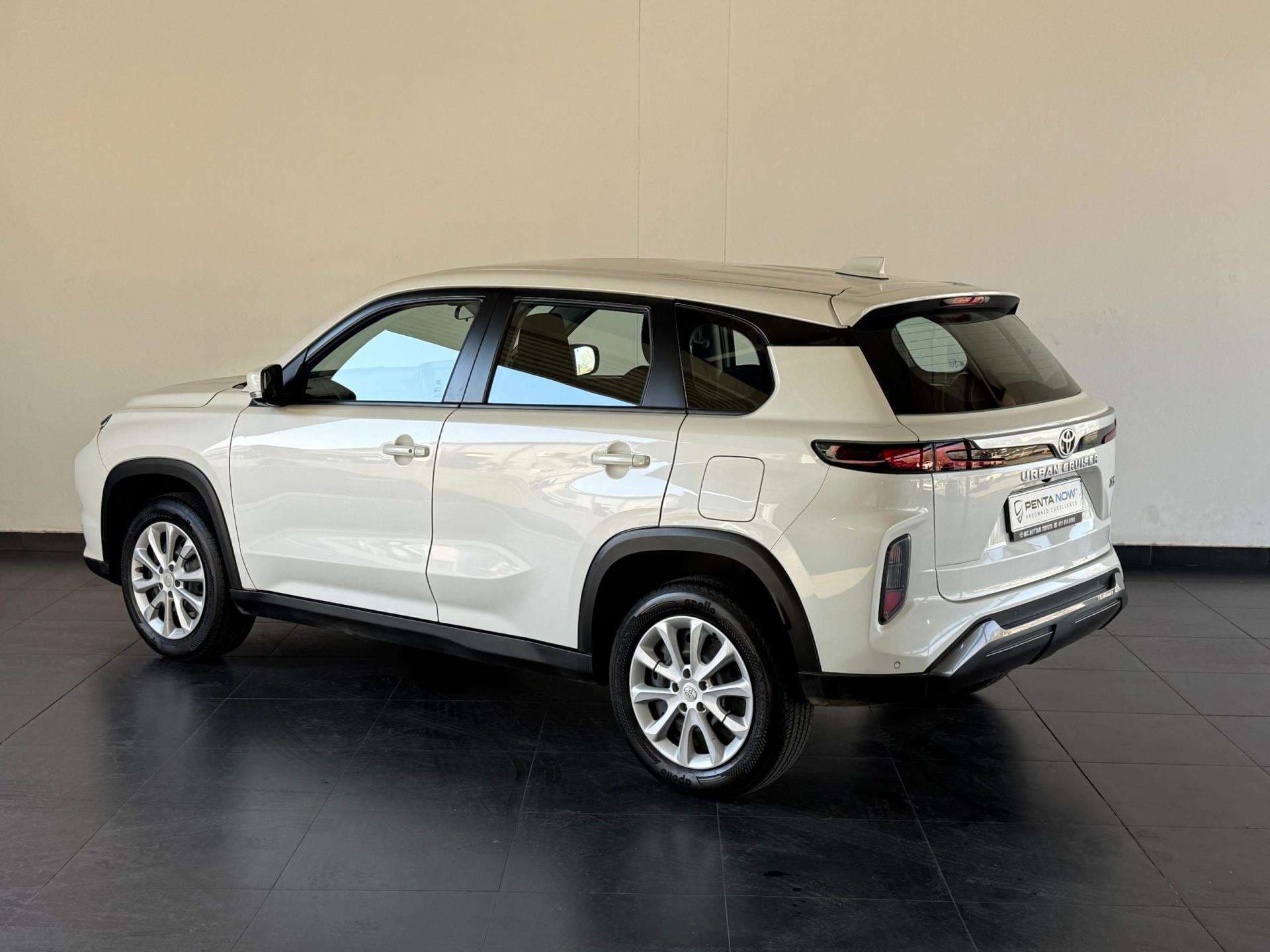 2025 Toyota Urban Cruiser, image 8 of 16