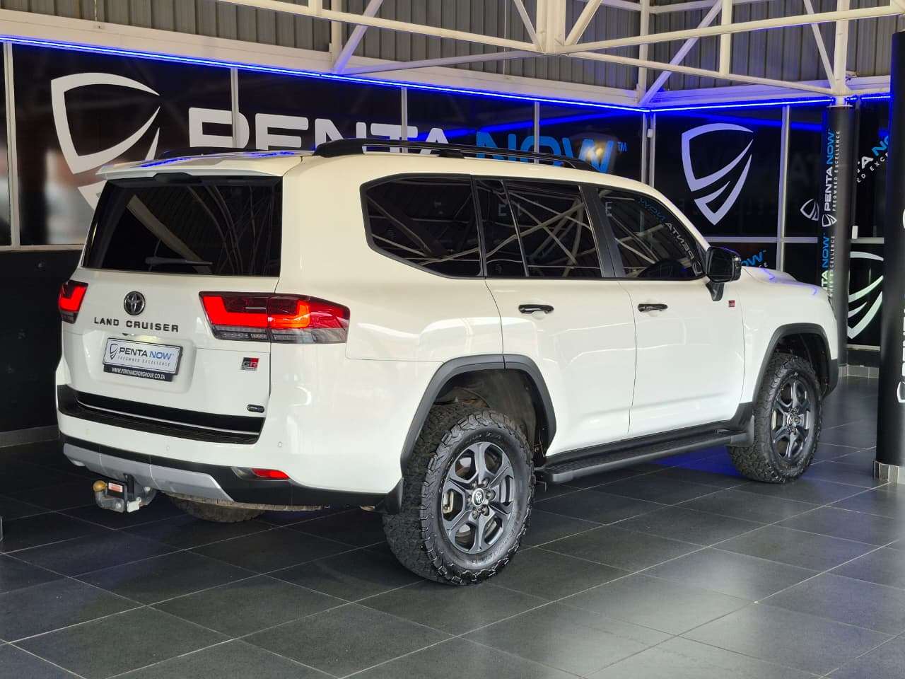 2022 Toyota Land Cruiser 300, image 4 of 16
