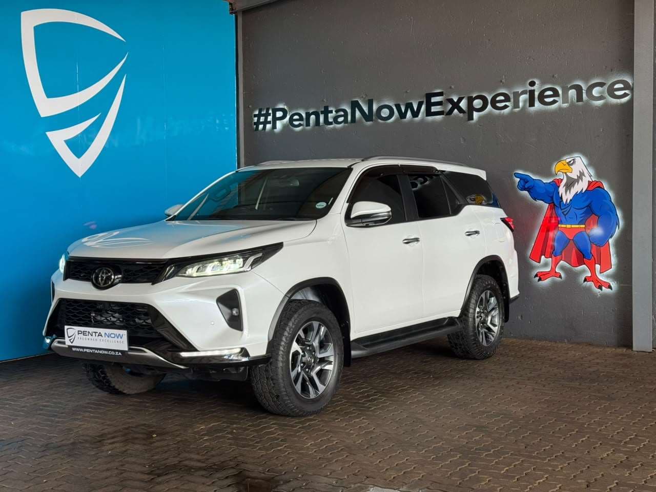 2023 Toyota Fortuner, image 3 of 16