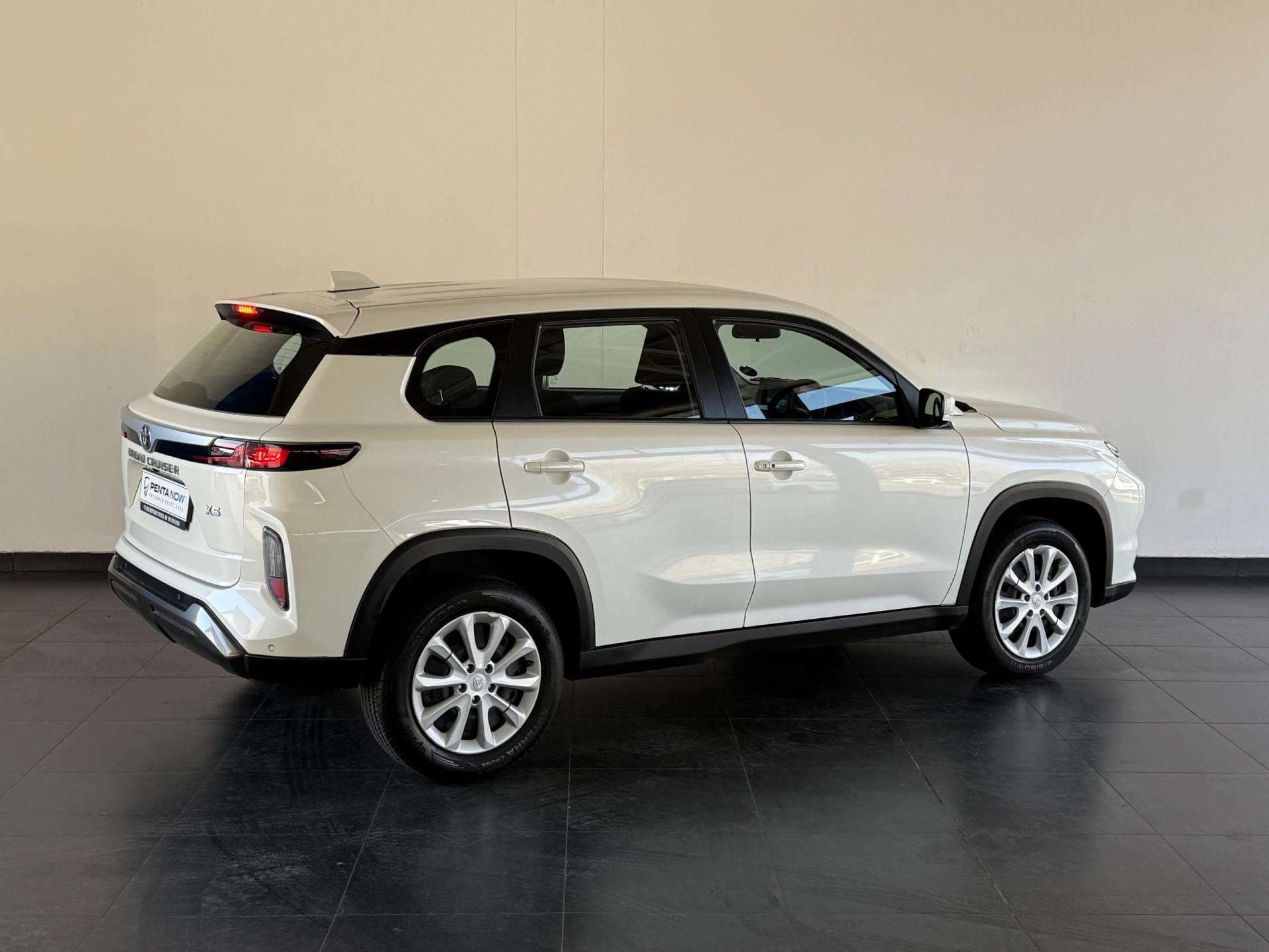 2025 Toyota Urban Cruiser, image 6 of 16