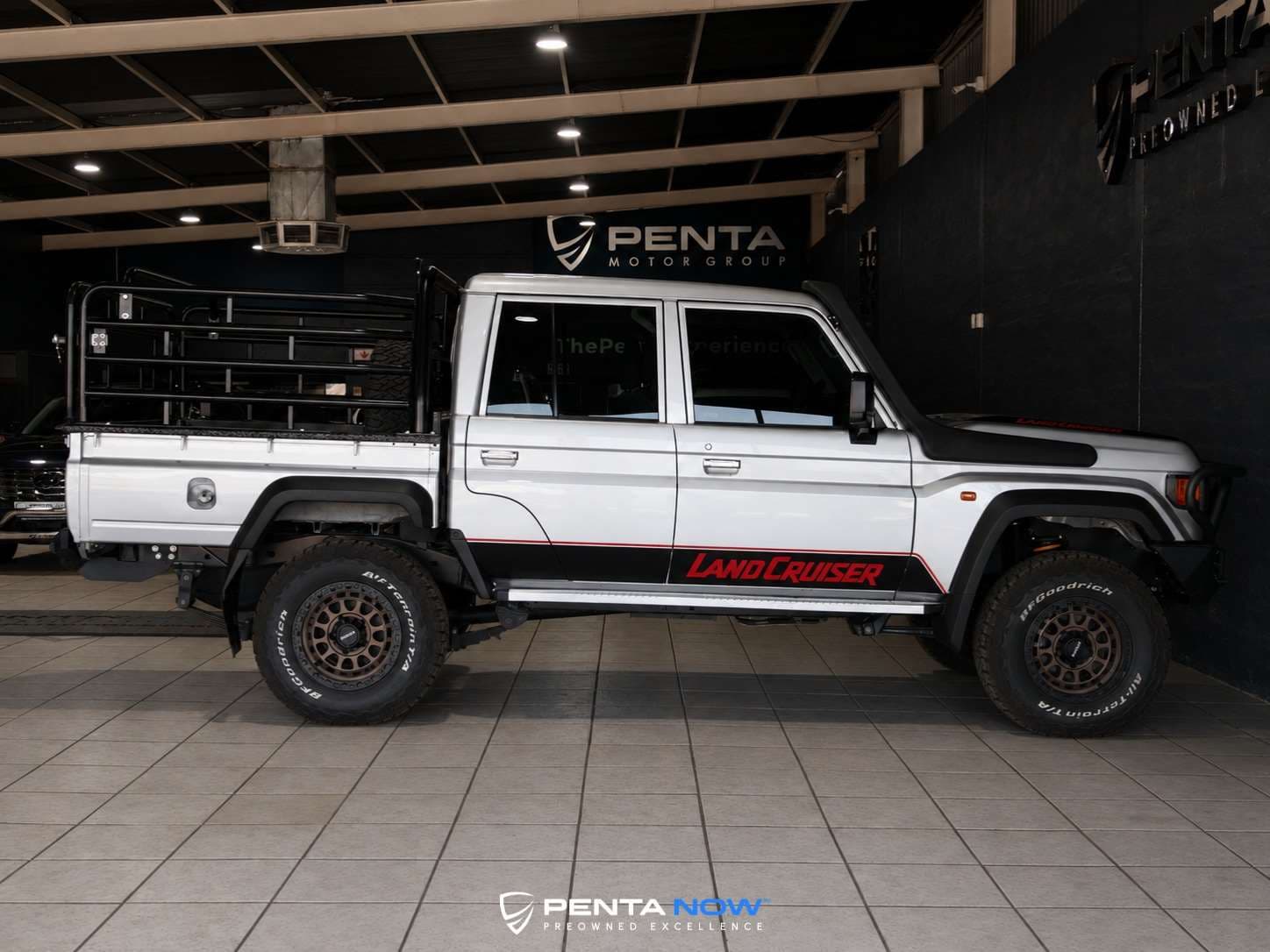 2026 Toyota Land Cruiser Pick Up, image 5 of 16