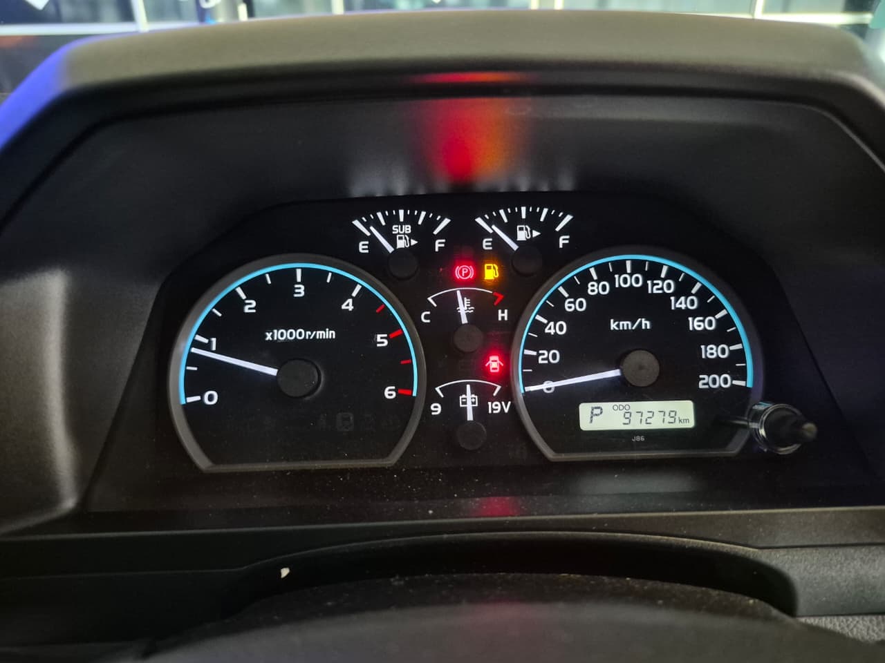 2025 Toyota Land Cruiser, image 12 of 16