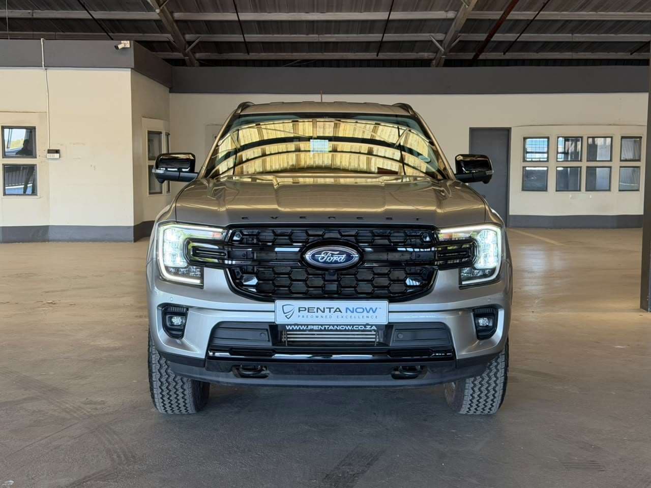 2026 Ford Everest, image 8 of 16
