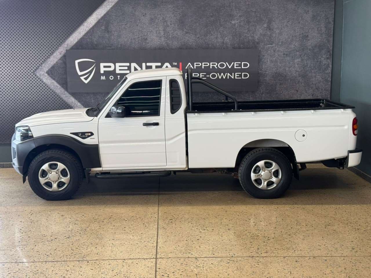 2026 Mahindra Pik Up, image 6 of 16