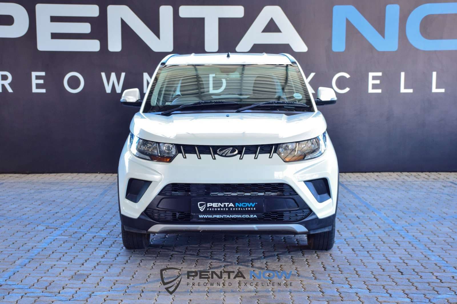 Mahindra Kuv 100, image 2 of 16