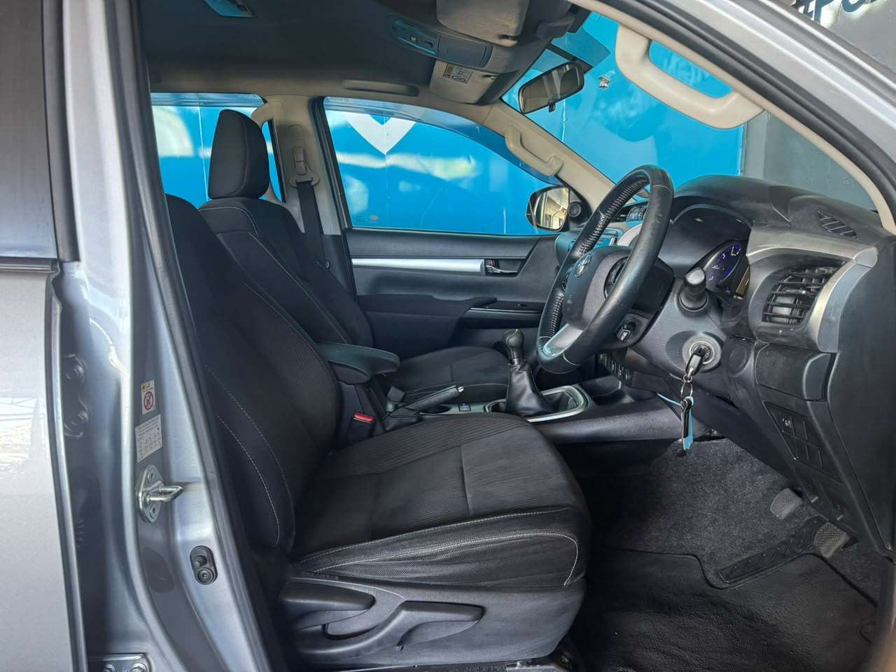 2017 Toyota Hilux, image 13 of 16
