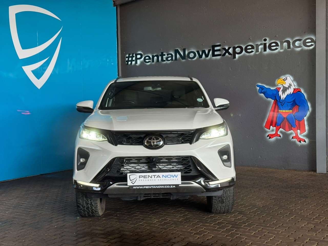 2023 Toyota Fortuner, image 2 of 16