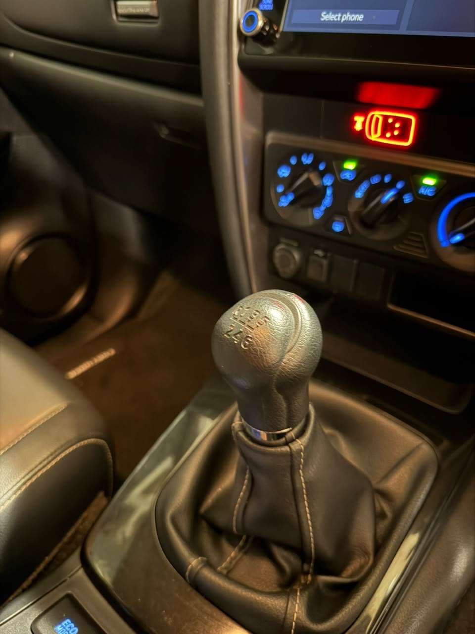 2021 Toyota Fortuner, image 13 of 16