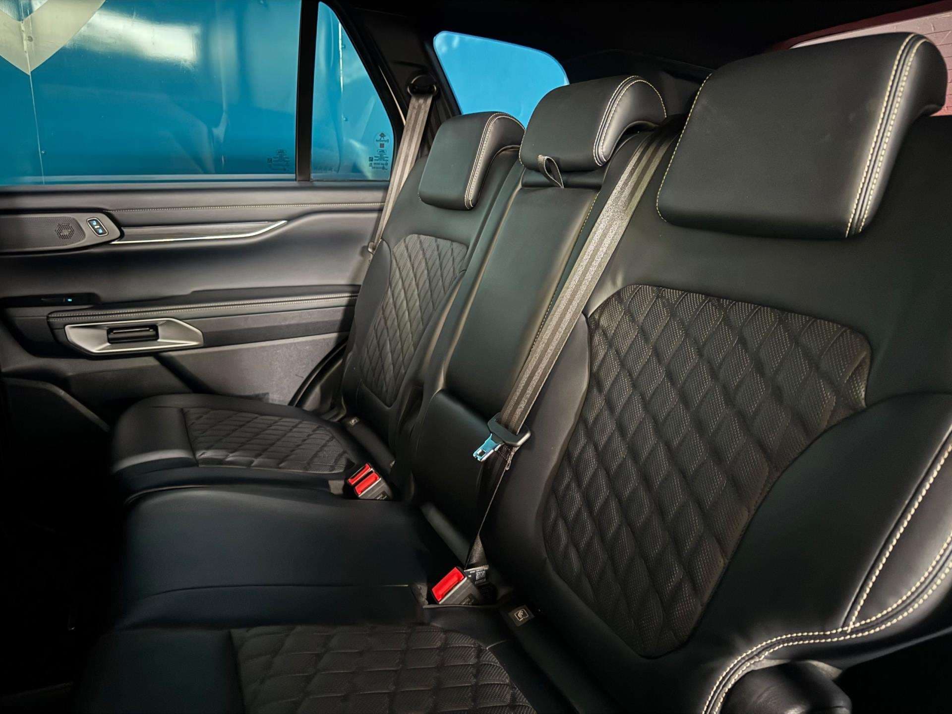 2023 Ford Everest, image 15 of 16