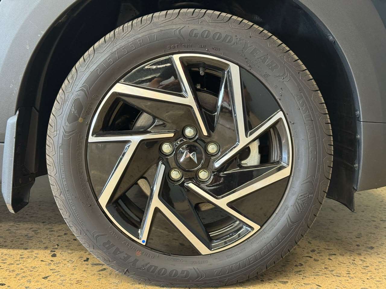 2026 Mahindra Xuv3x0, image 9 of 14