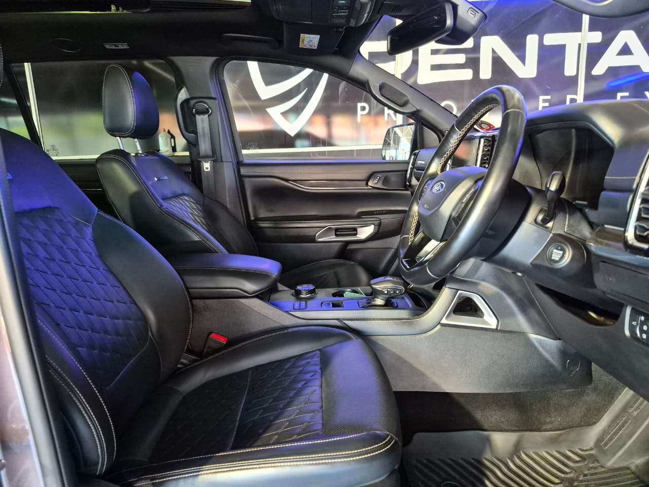 2023 Ford Everest, image 11 of 16