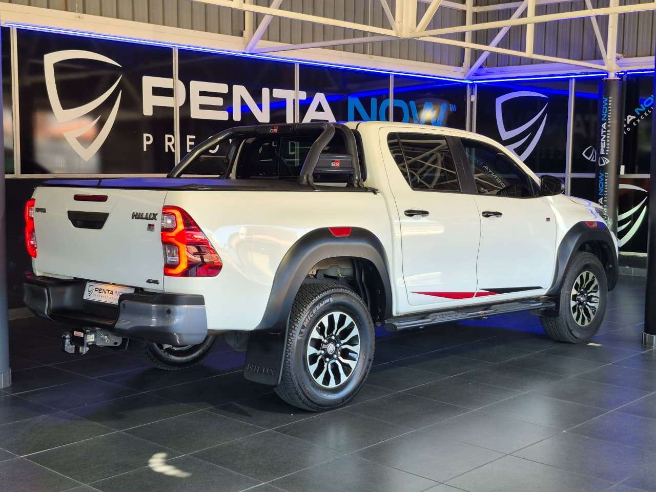 2023 Toyota Hilux, image 6 of 16