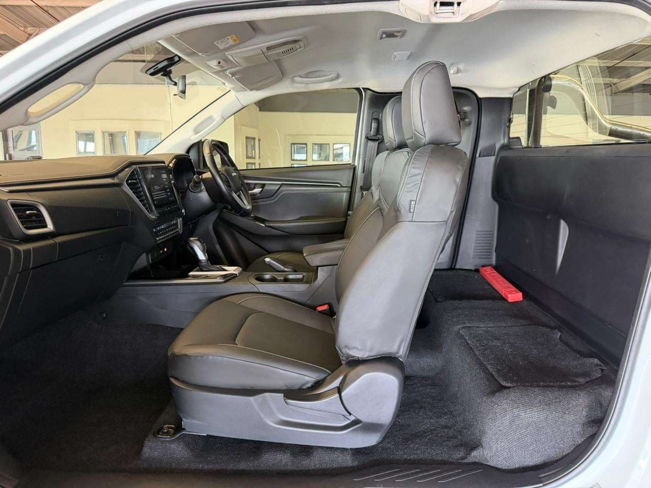 2024 Isuzu D-max, image 11 of 16
