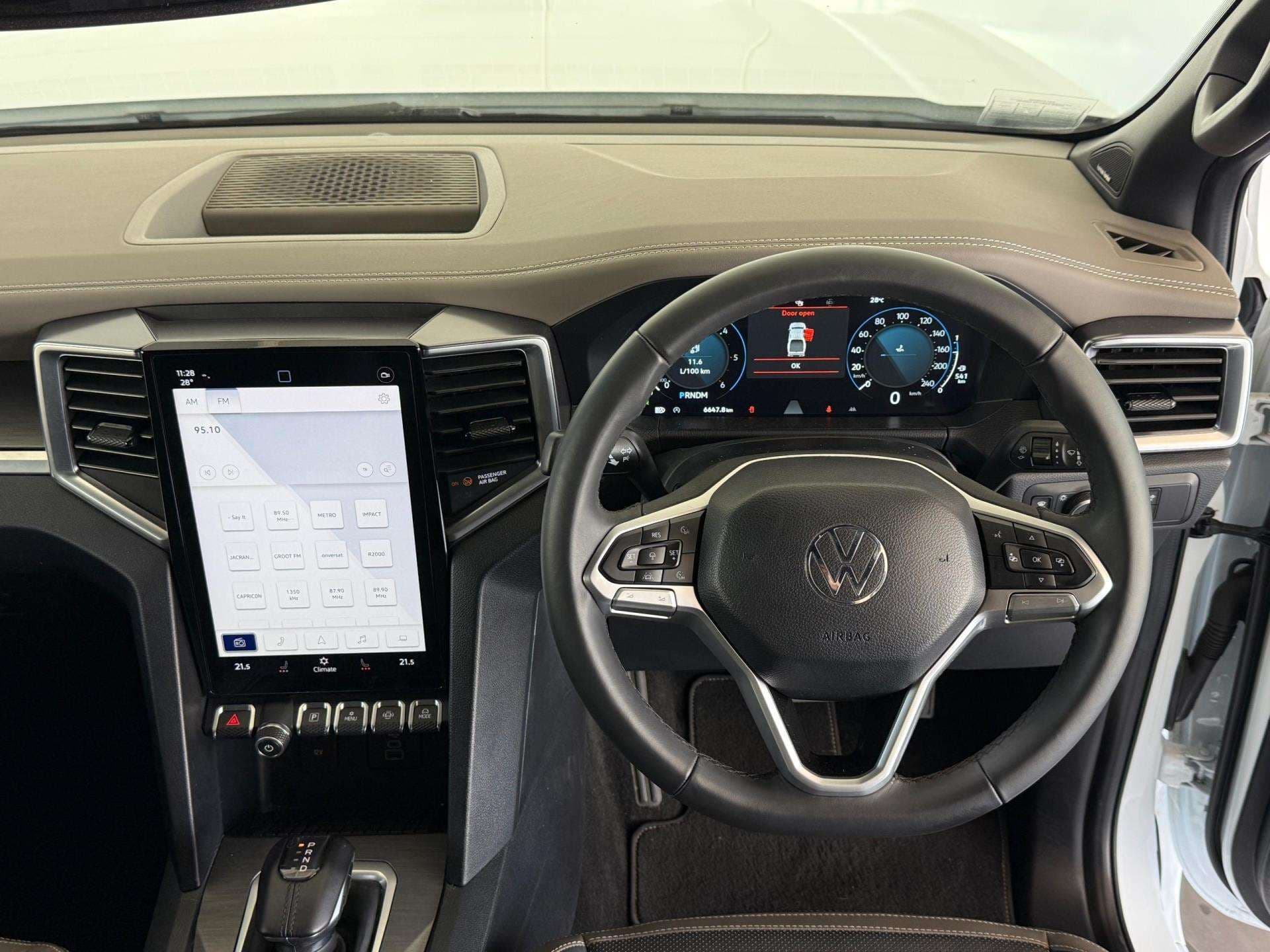 2025 Volkswagen Amarok, image 11 of 16