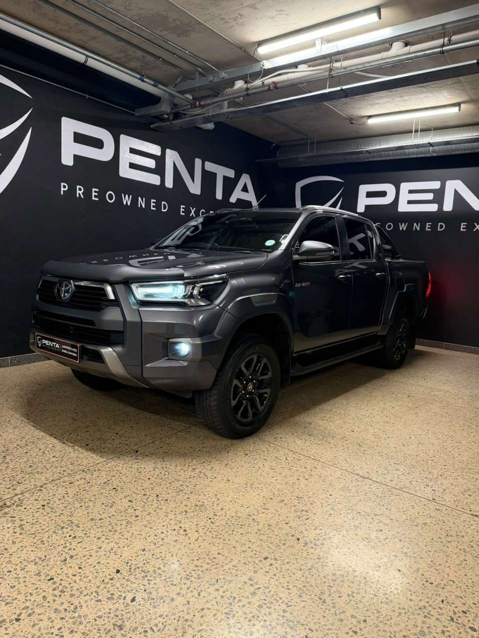 2023 Toyota Hilux, image 3 of 16