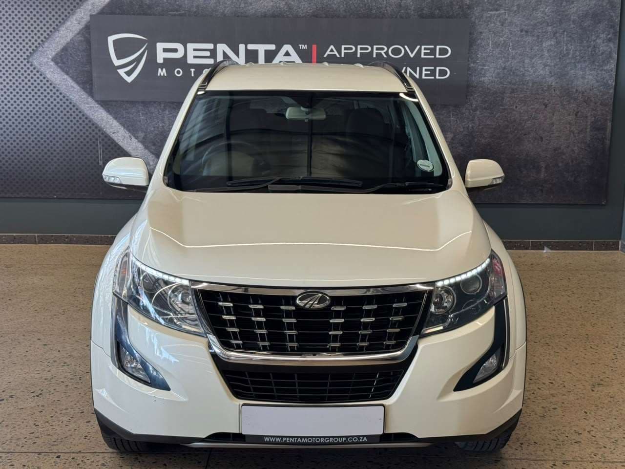 2023 Mahindra Xuv 500, image 8 of 13