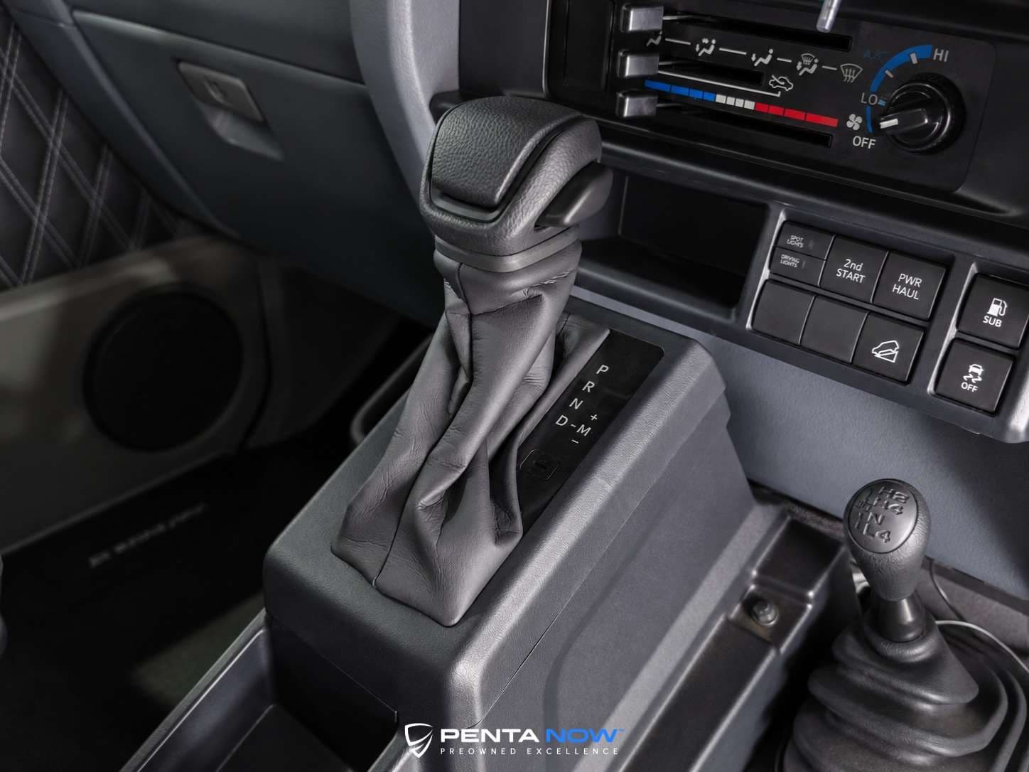 2026 Toyota Land Cruiser Pick Up, image 14 of 16
