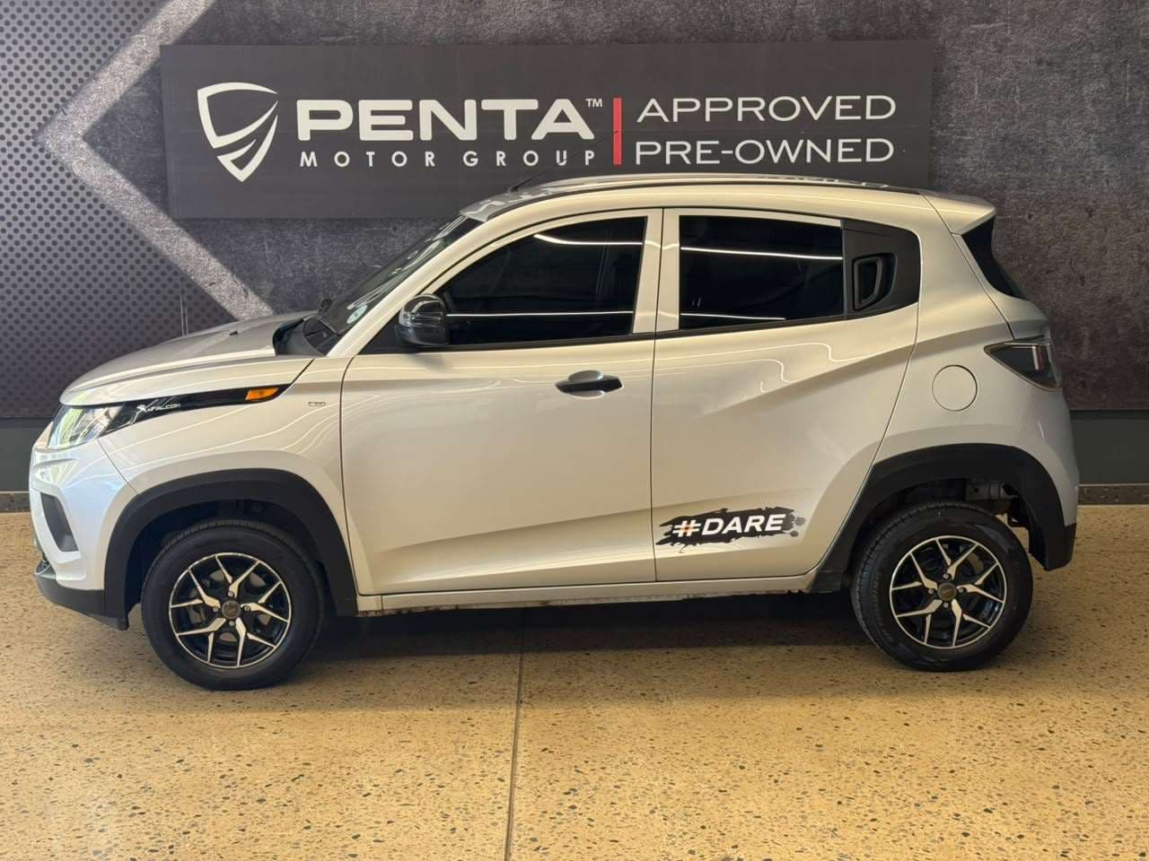 2022 Mahindra Kuv 100, image 6 of 11
