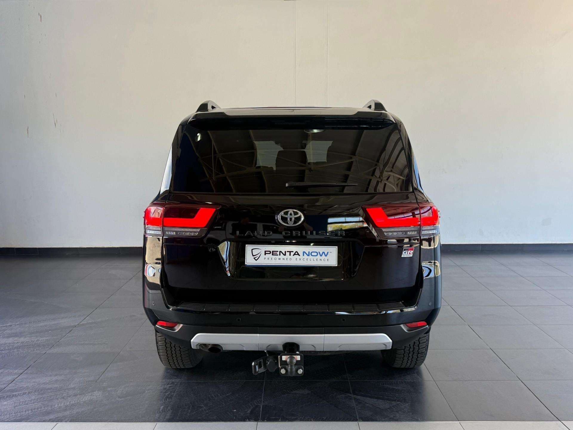 2023 Toyota Landcruiser, image 7 of 16